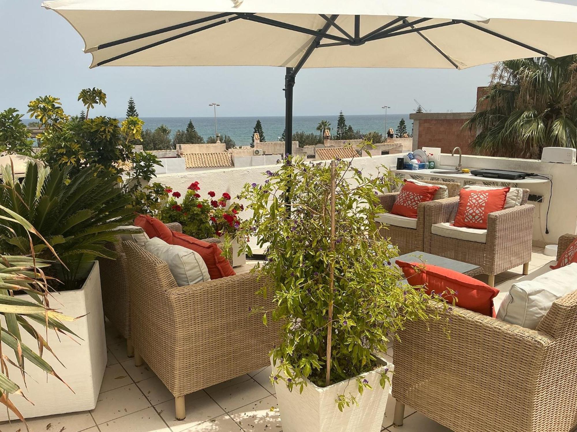 Large Villa Private Pool And Garden Near Beach Roquetas de Mar Exterior photo